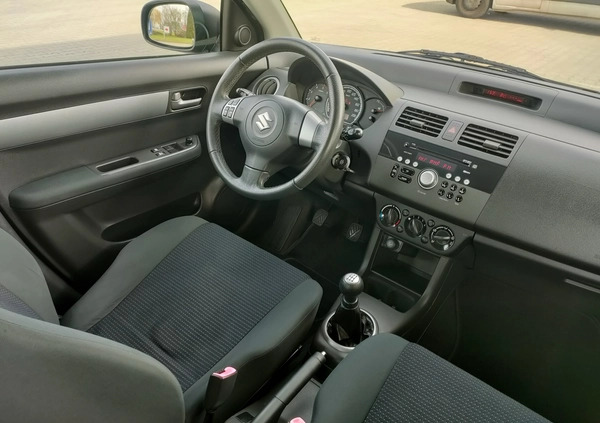 Suzuki Swift cena 13900 przebieg: 170675, rok produkcji 2009 z Zambrów małe 407
